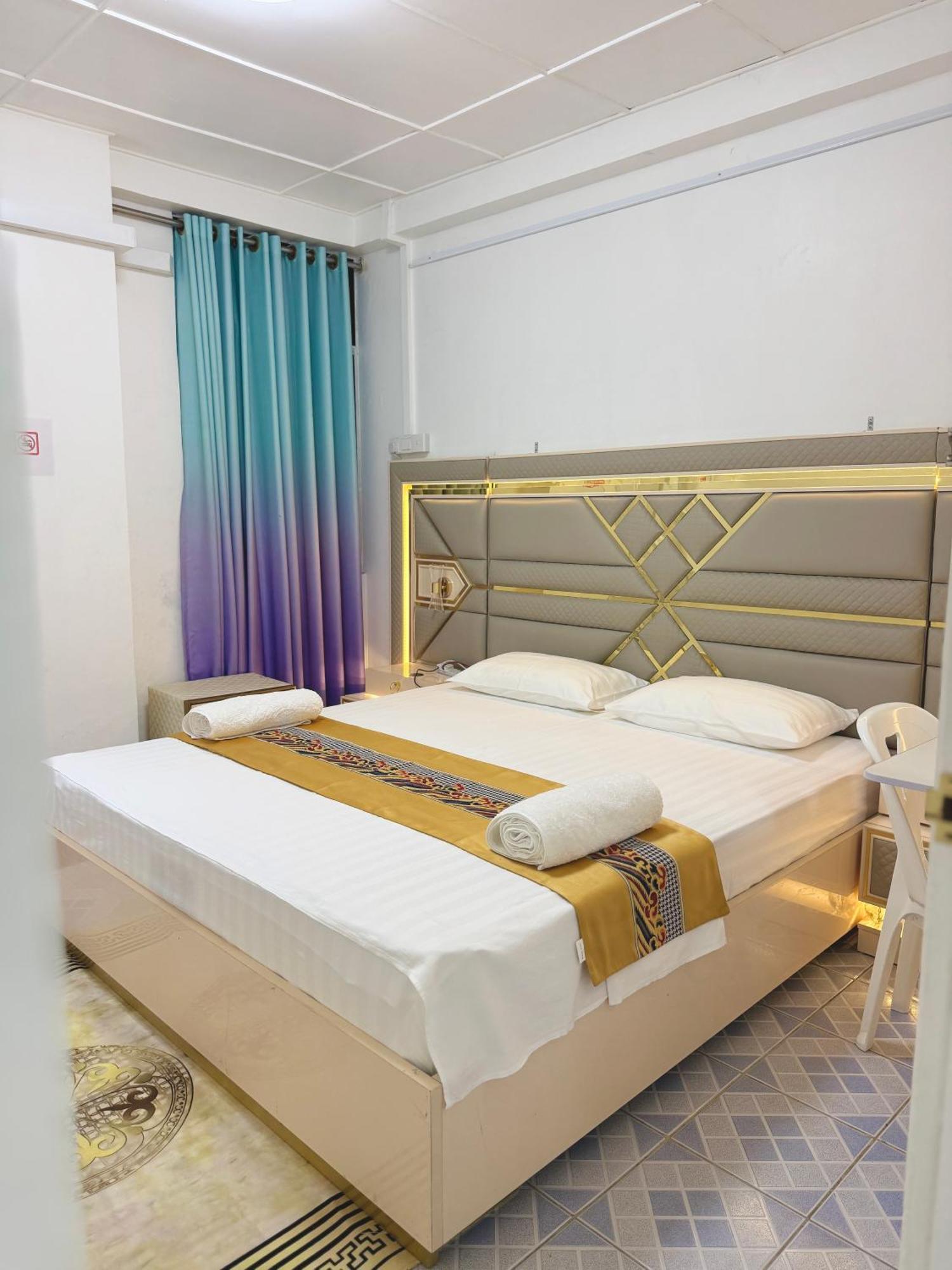 Appartamento Ontrack Travel Malé Esterno foto